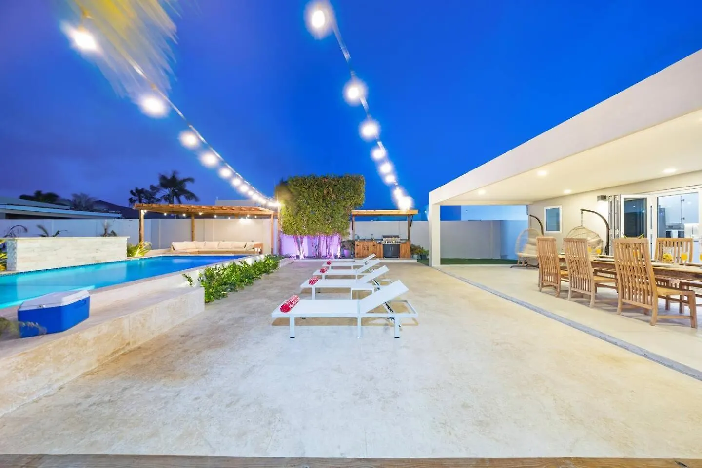 Villa Amara Lux Stay Near Arashi Beach By Lucha Palm Beach