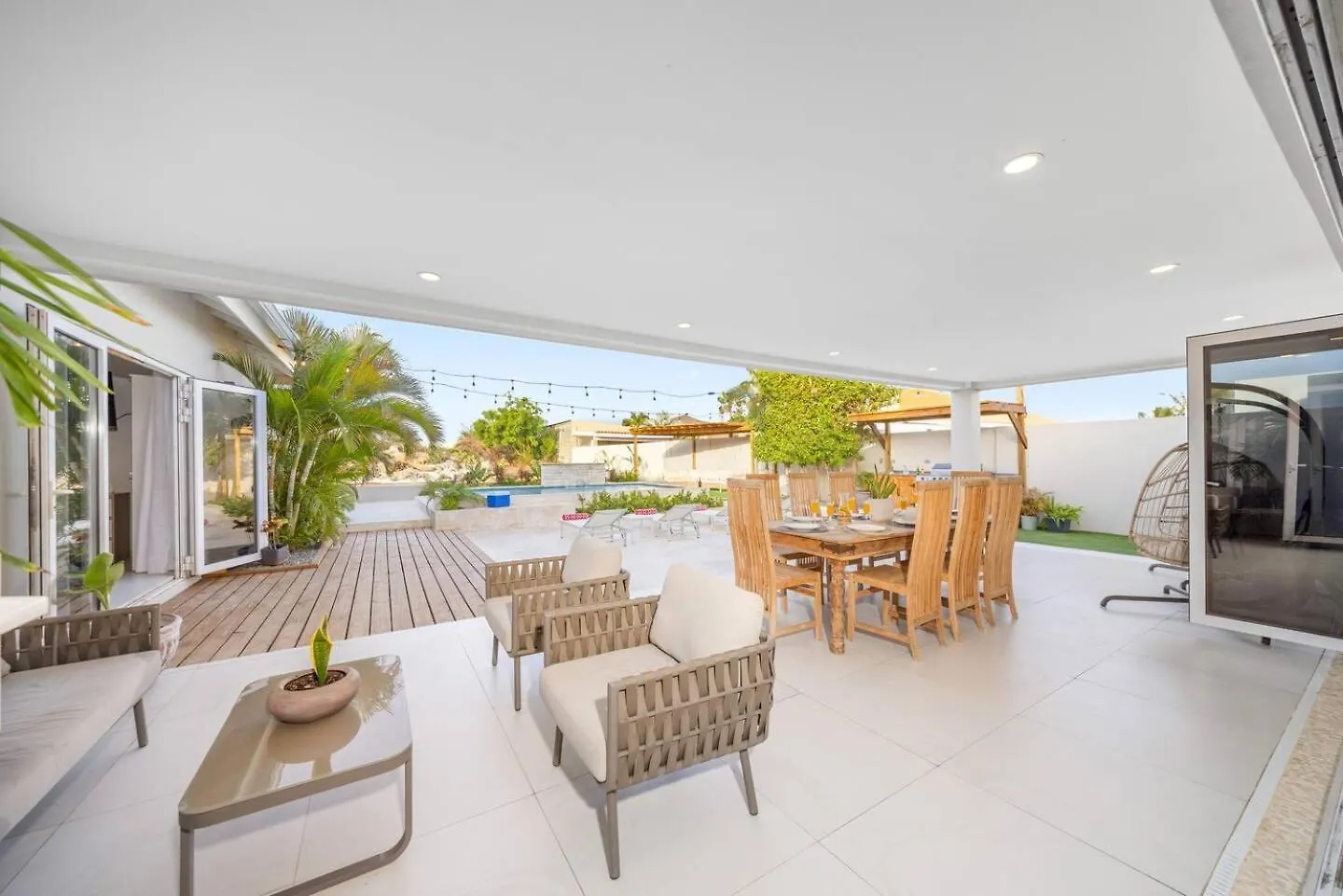 Villa Amara Lux Stay Near Arashi Beach By Lucha Palm Beach
