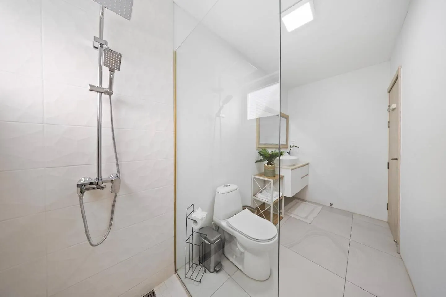 Villa Amara Lux Stay Near Arashi Beach By Lucha Palm Beach