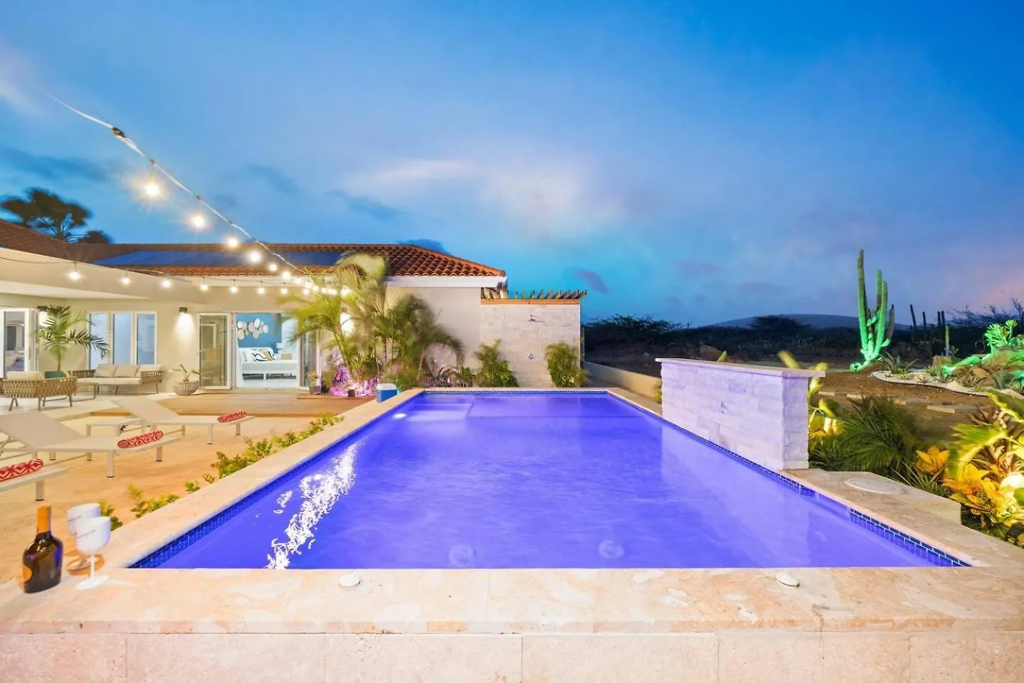 פאלם ביץ' Villa Amara Lux Stay Near Arashi Beach By Lucha 0*, פאלם ביץ'