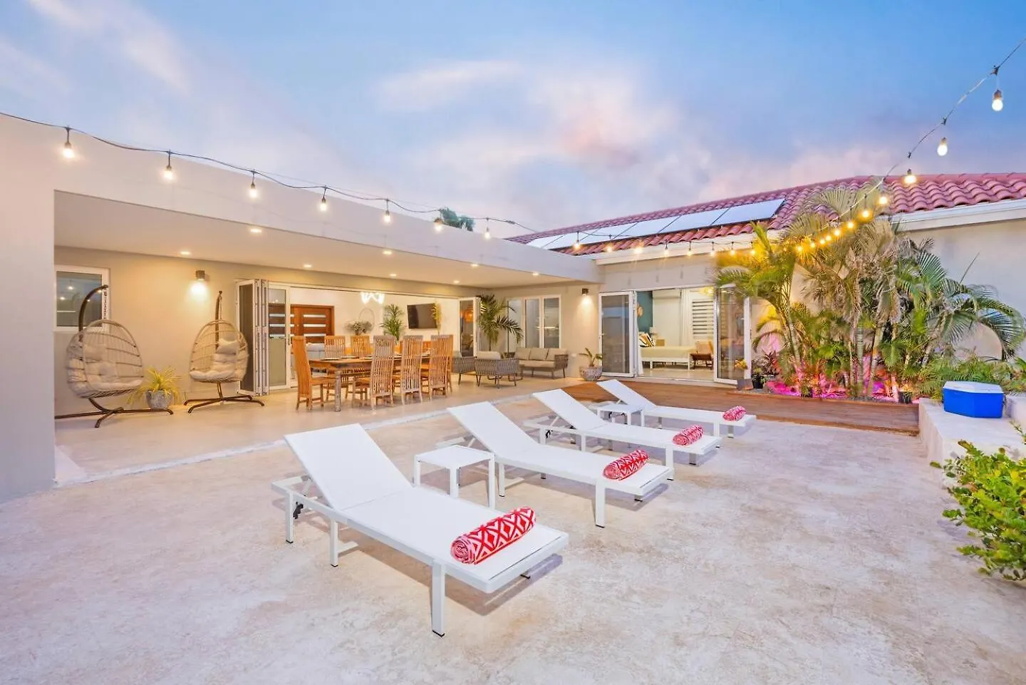 פאלם ביץ' Villa Amara Lux Stay Near Arashi Beach By Lucha בית נופש