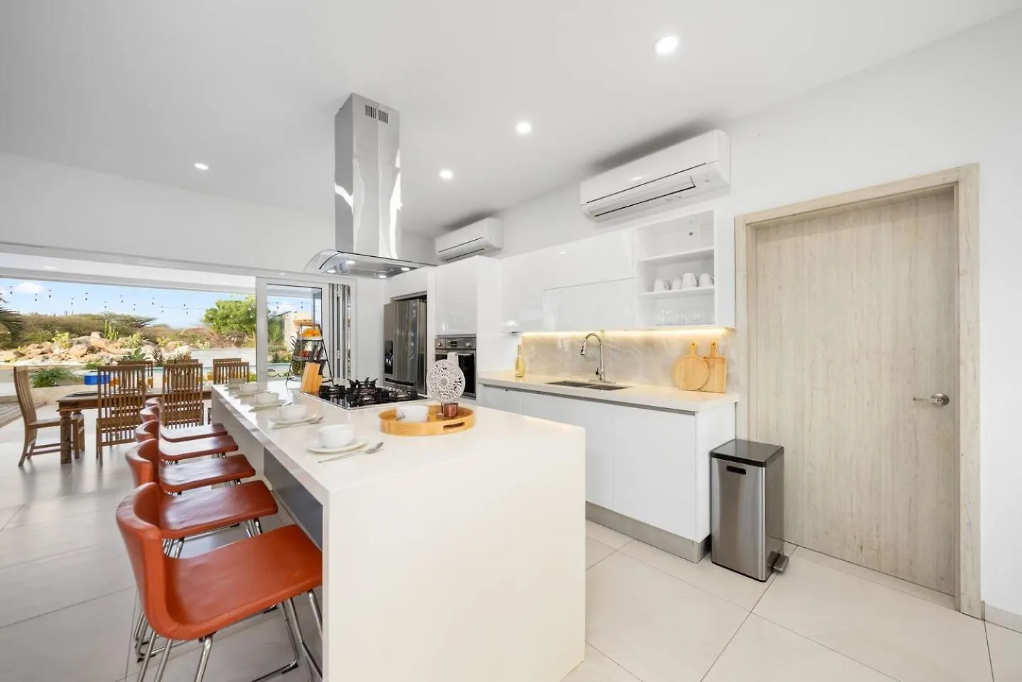 פאלם ביץ' Villa Amara Lux Stay Near Arashi Beach By Lucha 0*, פאלם ביץ'