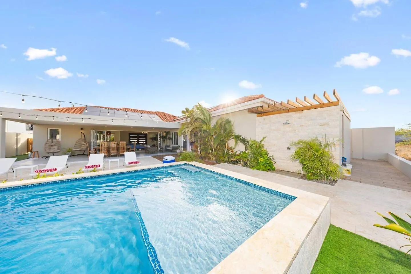 פאלם ביץ' Villa Amara Lux Stay Near Arashi Beach By Lucha 0*, פאלם ביץ' ארובה