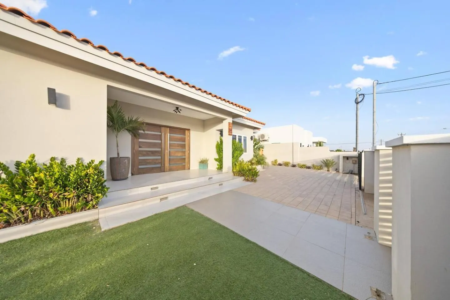 Villa Amara Lux Stay Near Arashi Beach By Lucha شاطئ بالم